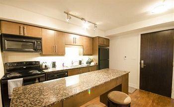 Royal Stays Suites - Blue Jays Way 토론토 외부 사진